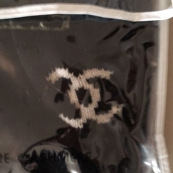 CHANEL 100% cashmere !! turtle neck sweater ! - Picture 8 of 10